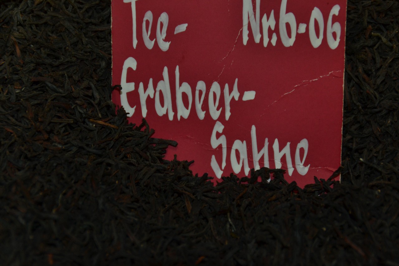 Schwarztee Erdbeer-Sahne